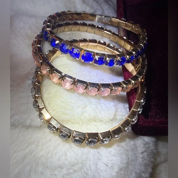 Elegant Gold Tone and Crystal Stretch Bracelet Set - Picture 4 of 7